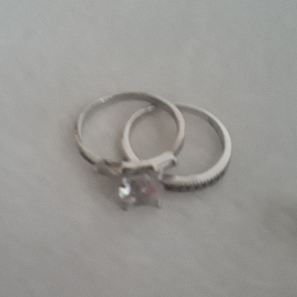 Jewelry - Picture 5 of 8